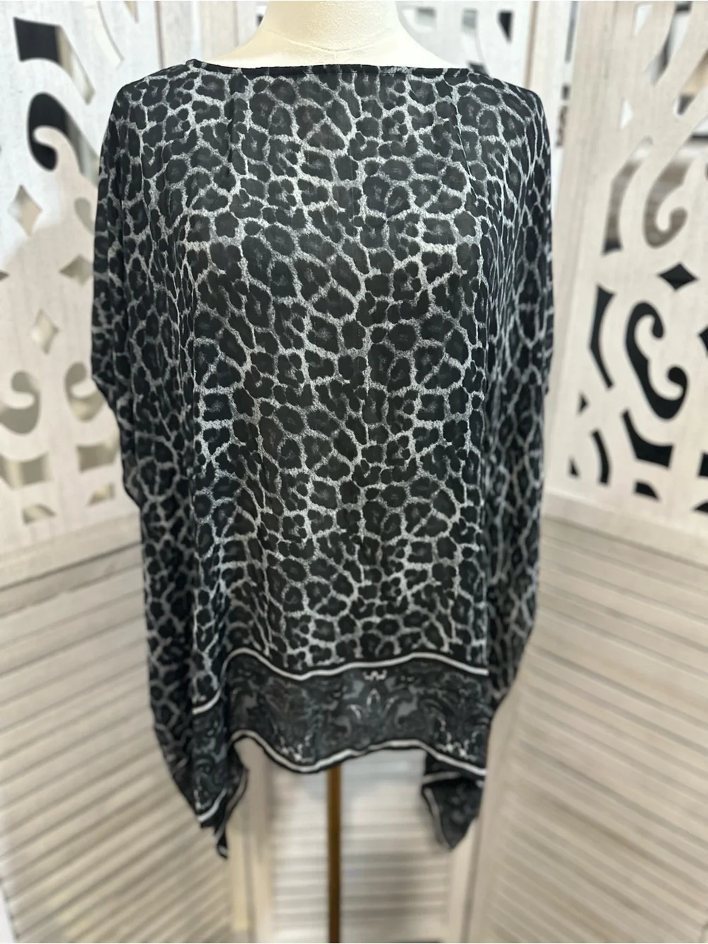 Michael Kors Black and Gray Leopard Print dolman Blouse size S\M